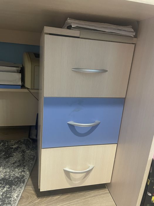 Ліжко-горище з письмовим столом