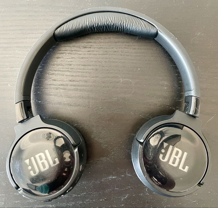 Auscultadores Bluetooth JBL Tune 600 BTNC - Preto