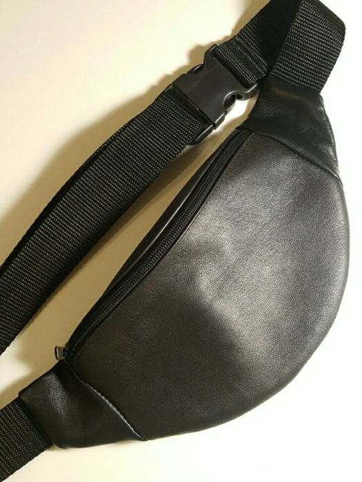 Бананка из натуральной кожи стильная кожаная сумка на пояс на плечо