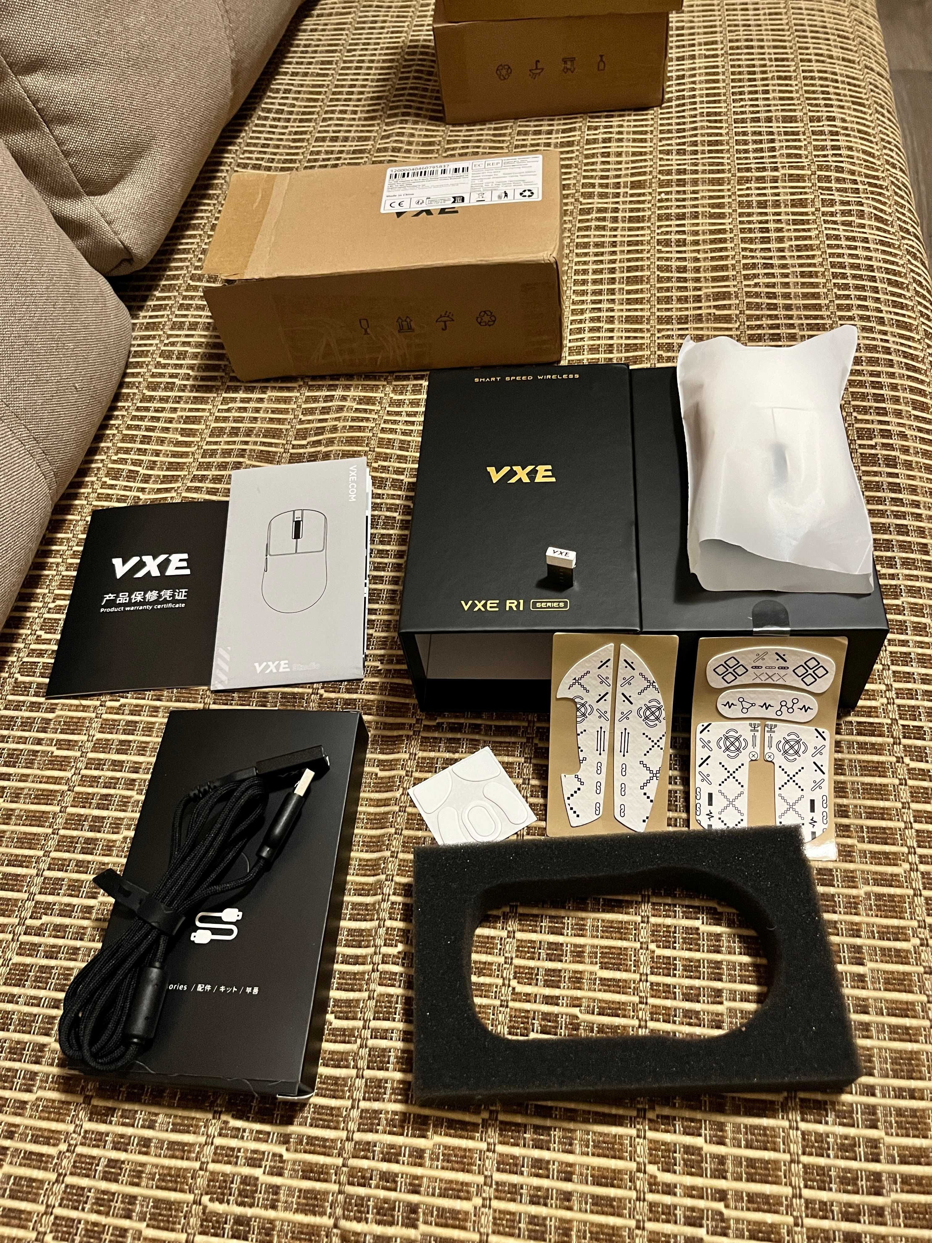 VGN VXE Dragonfly  R1 PRO MAX  Black \ White