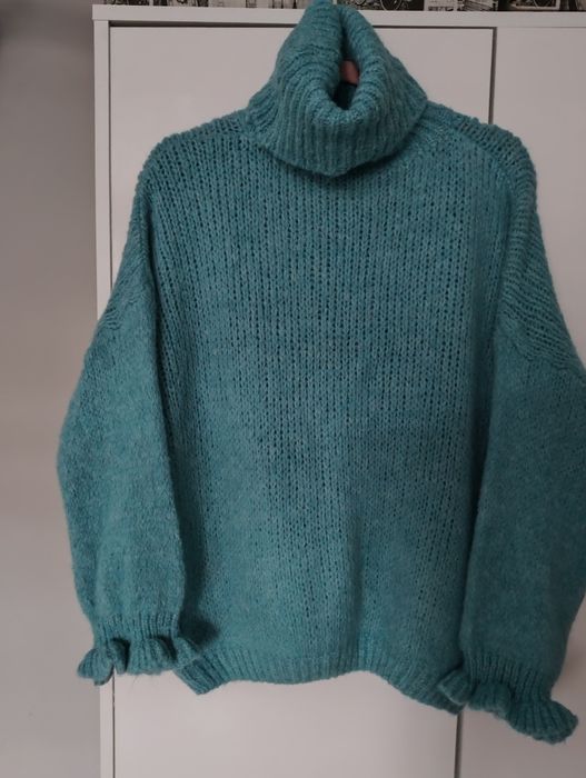 Włoski Sweter golf niebieski Lamiar