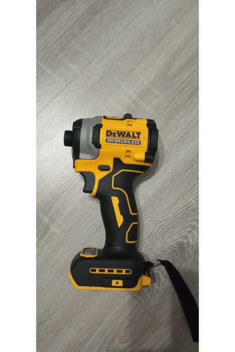 Шуруповерт DeWalt DCF 850 (імпакт 18/20v)
