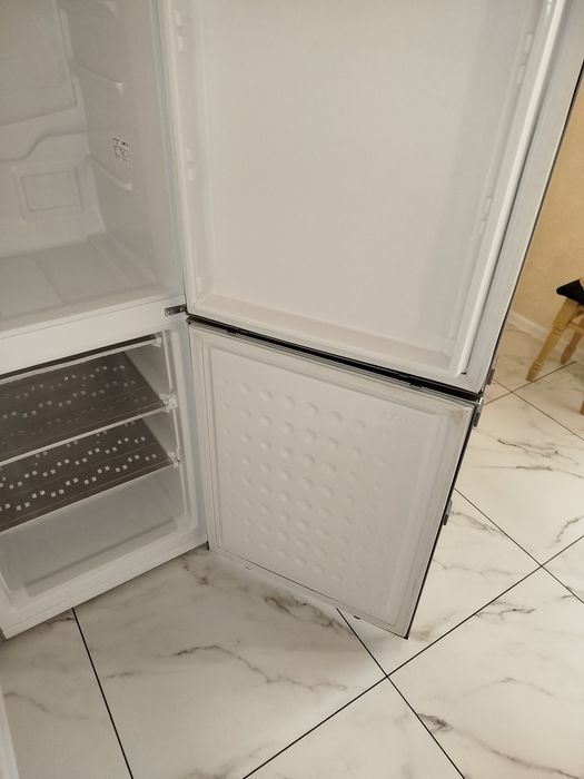 Продам холодильник в гарному стані