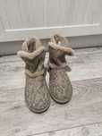 Buty rozmiar 37 .