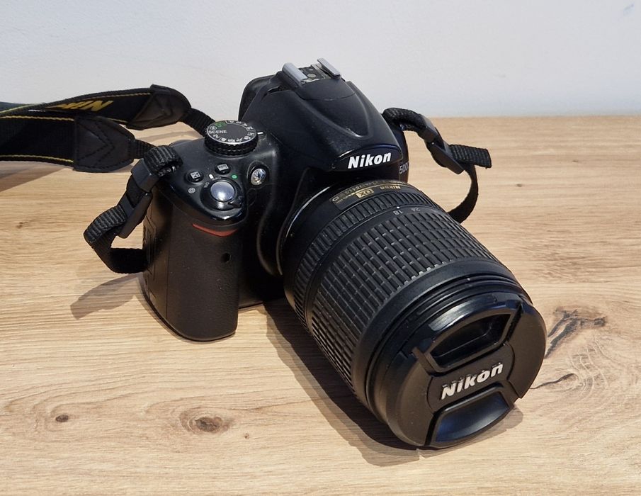 Nikon D5000 plus Nikkor 18-105