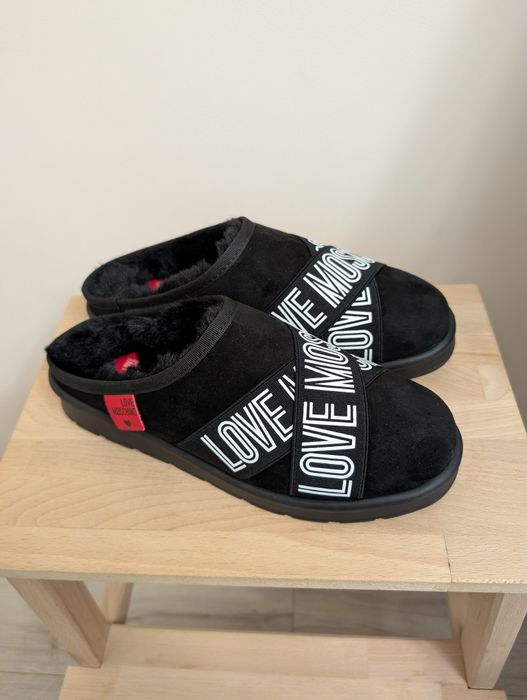 Теплі зимові капці тапки мюлі уггі тапочки Love Moschino Tasman