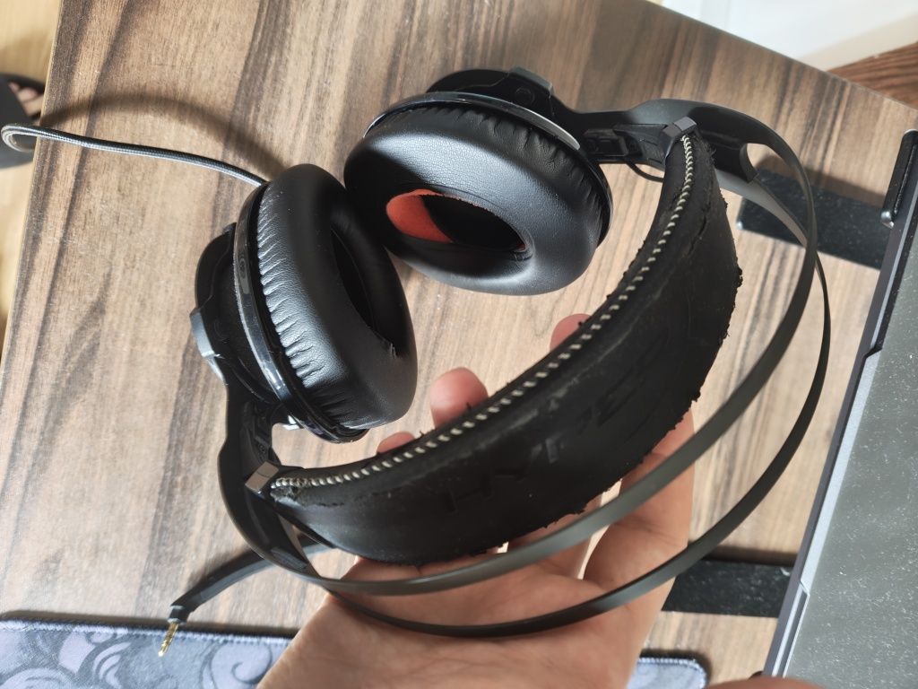 Hyperx cloud revolver