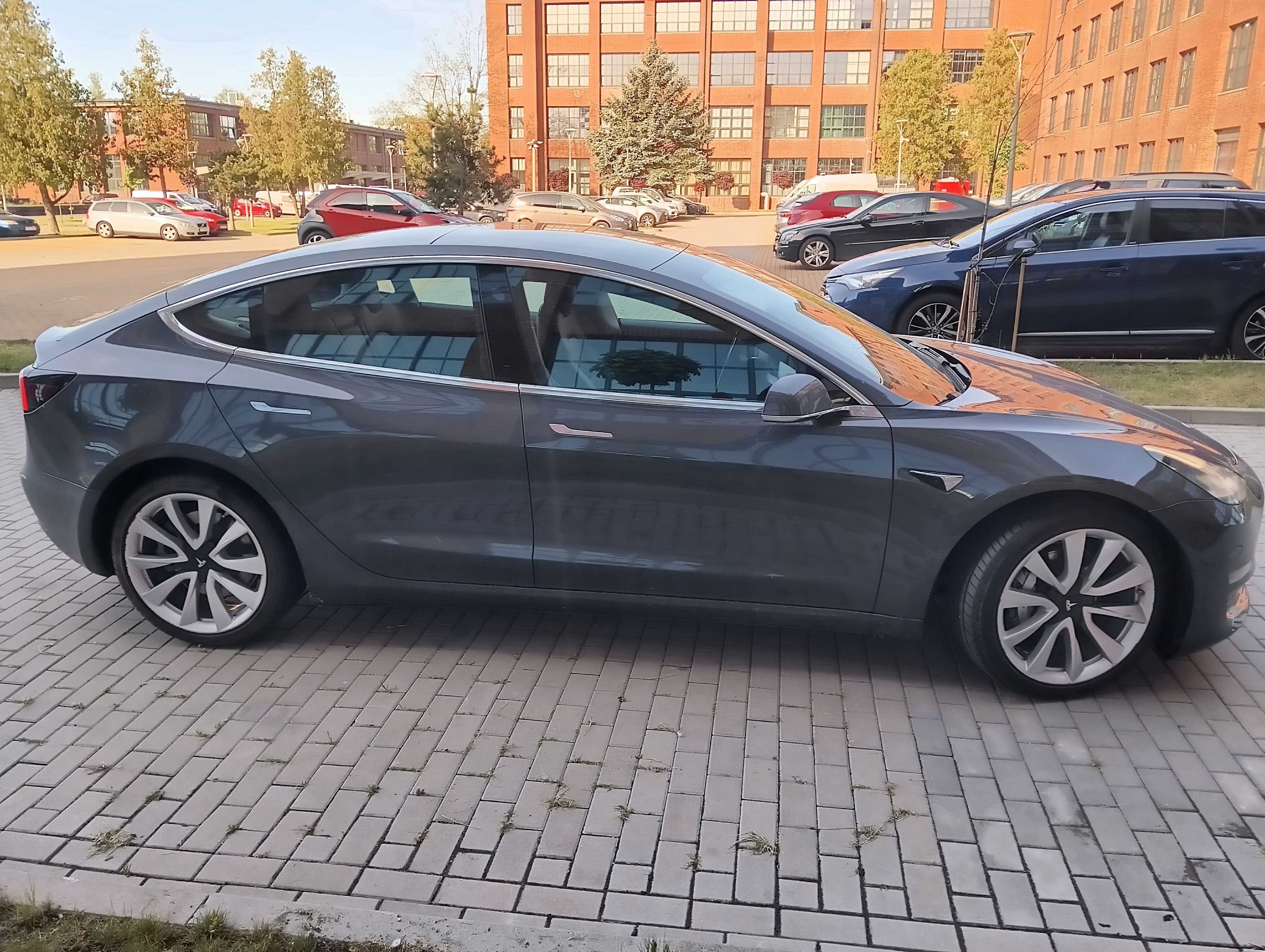 Tesla Model 3 463KM Stan idealny