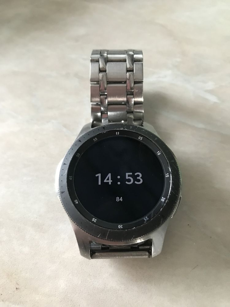 Samsuny galaxy watch Sm-R800