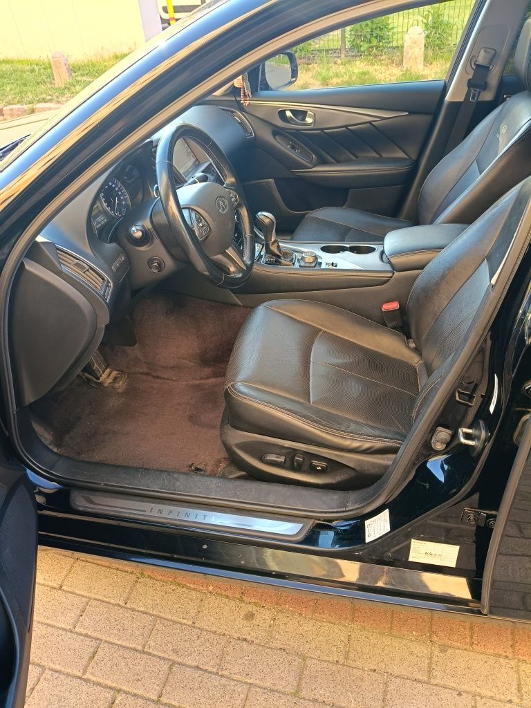 Infiniti  q50  2,2