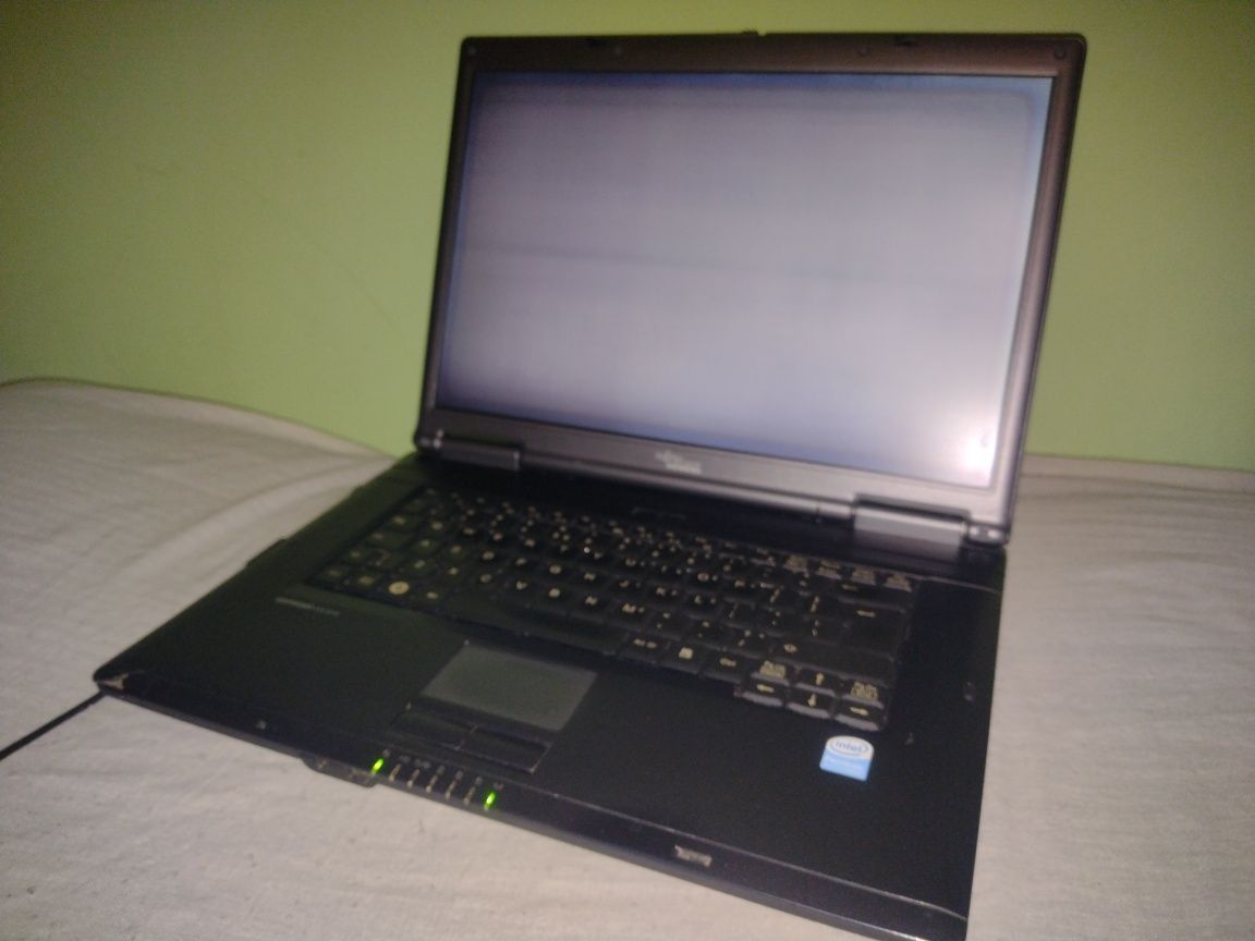 Laptop 15' Fujitsu Siemens Esprimo V5535