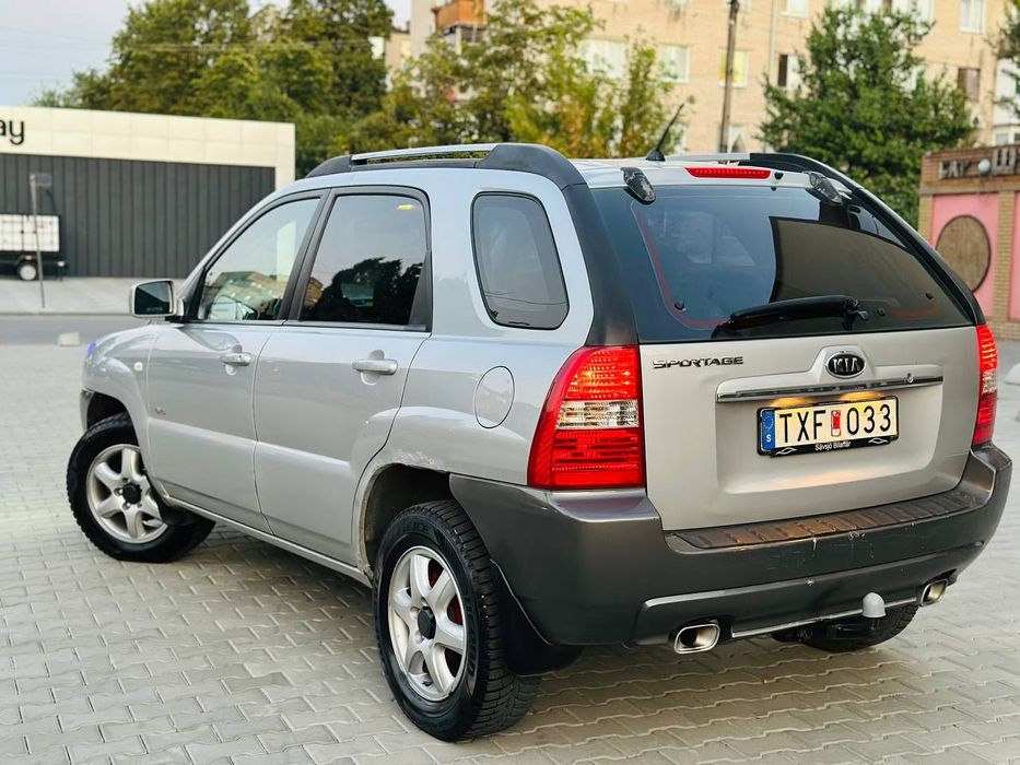 Продам Kia Sportage с надійним двигуном 2 л дизель
