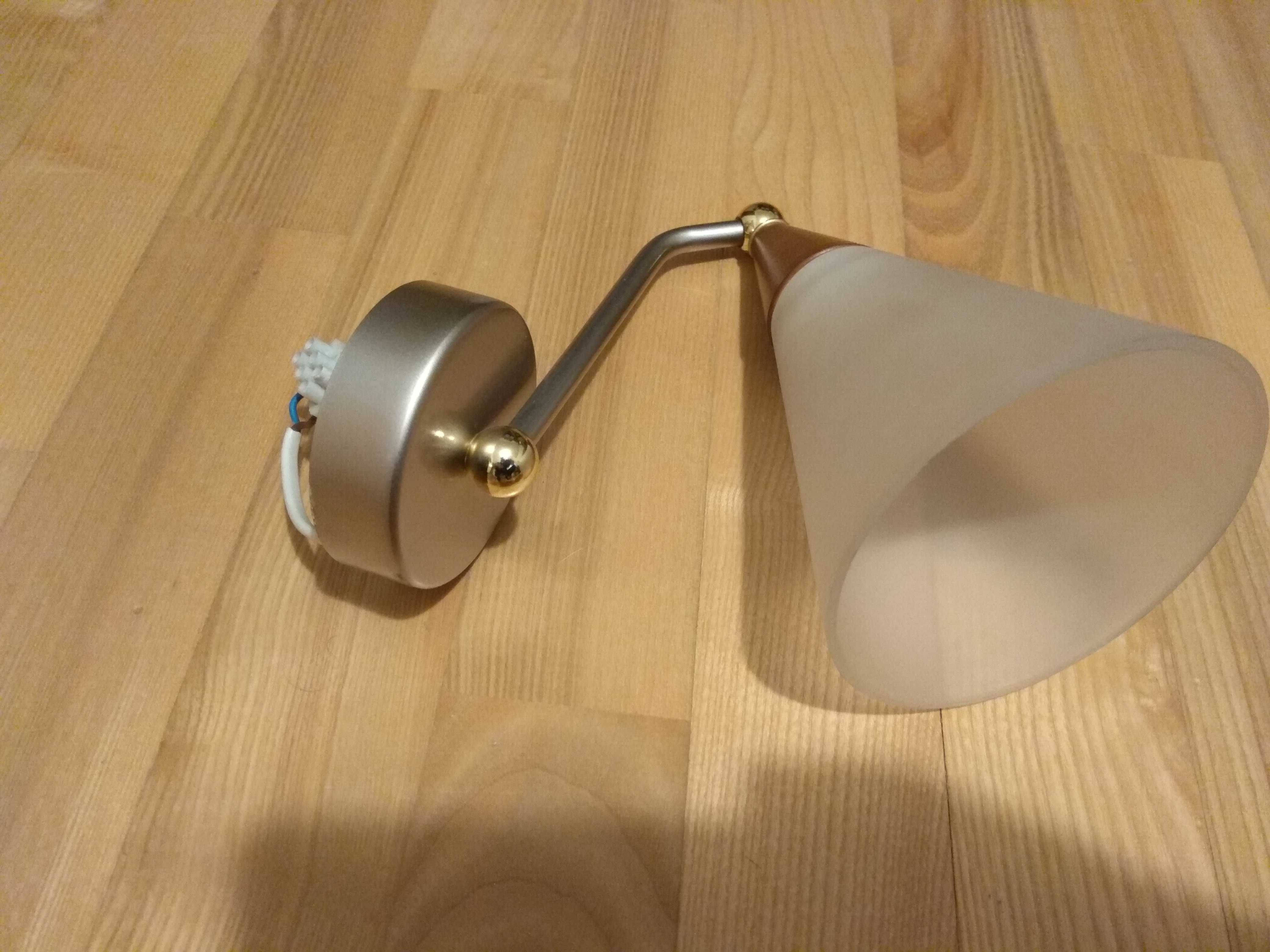 Lampa-kinkiet na ścianę w b. dobrym stanie