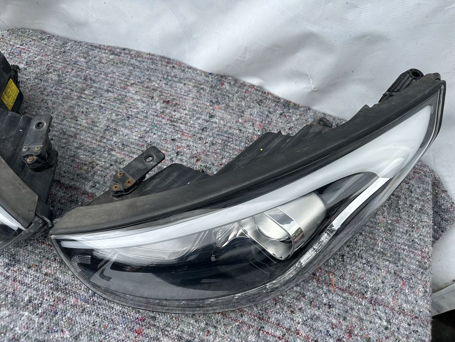 Фари передні ліва права комплект Hyundai IX35 Tucson 2013-2015 Рестайл