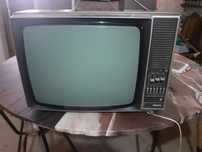 Televisao portatil vintage