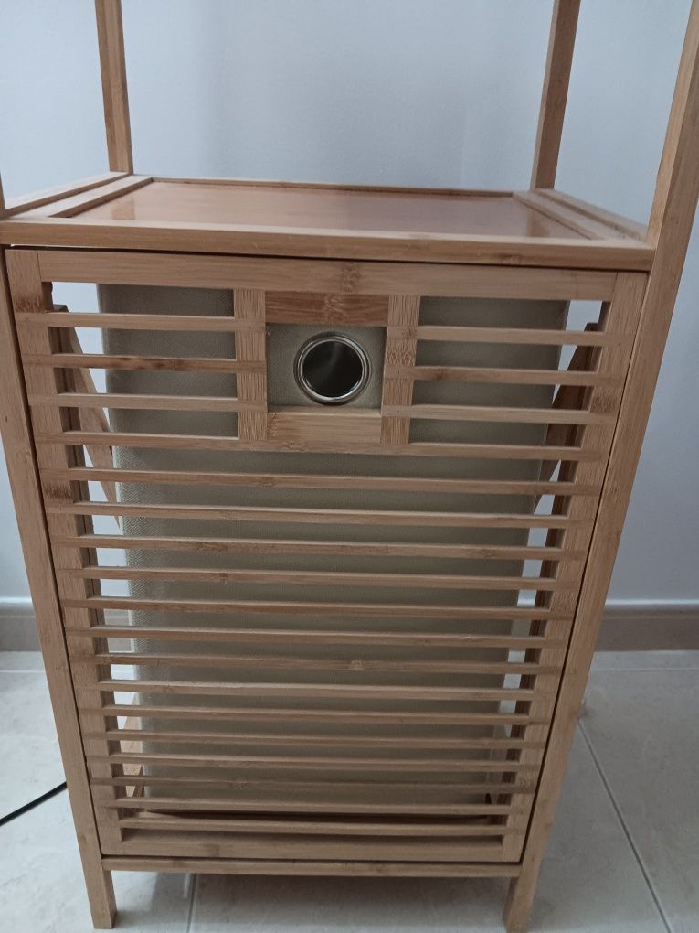Cesto de roupa suja Bamboo com prateleira