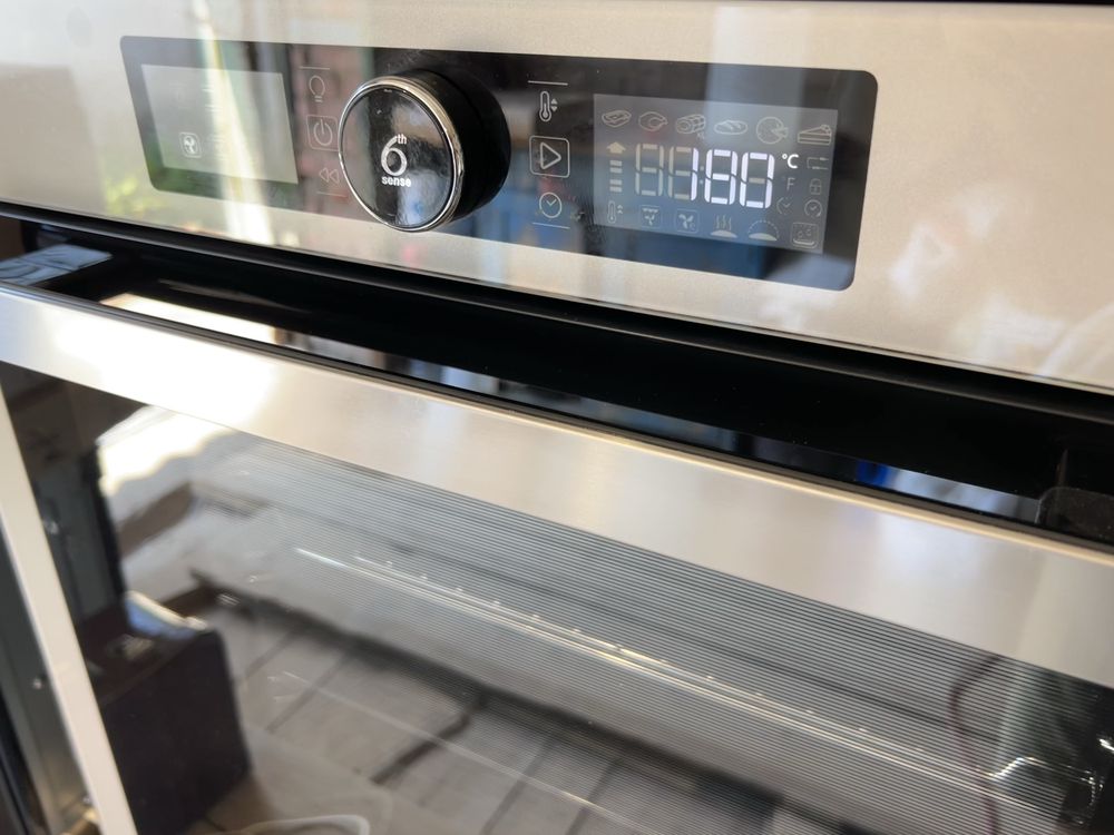 Духовка Whirlpool 6 sense, Cook 3 (Італія)