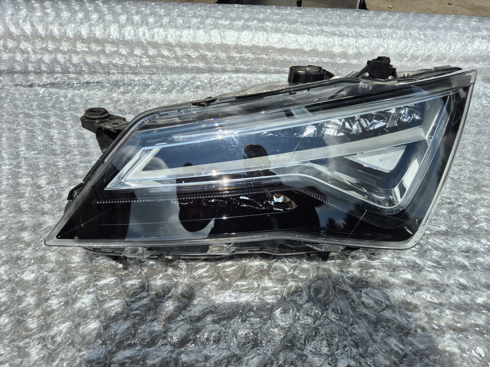 Lampa przod przednia Reflektor Full led Seat Ateca