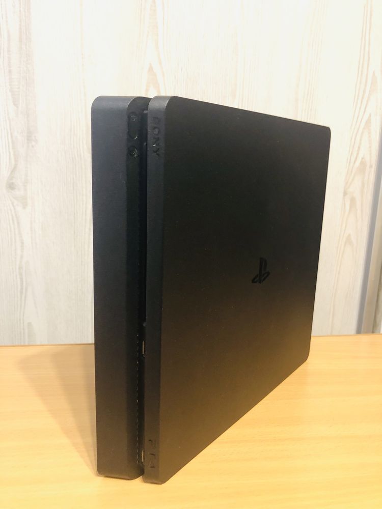 Playstation 4 slim