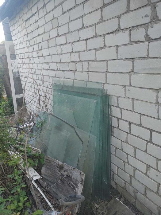 Скло віконне  б/у