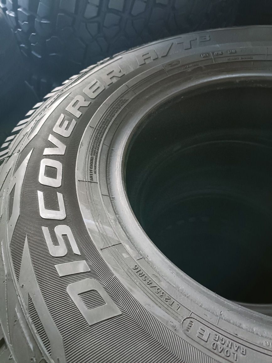 Pneus  235/85/16