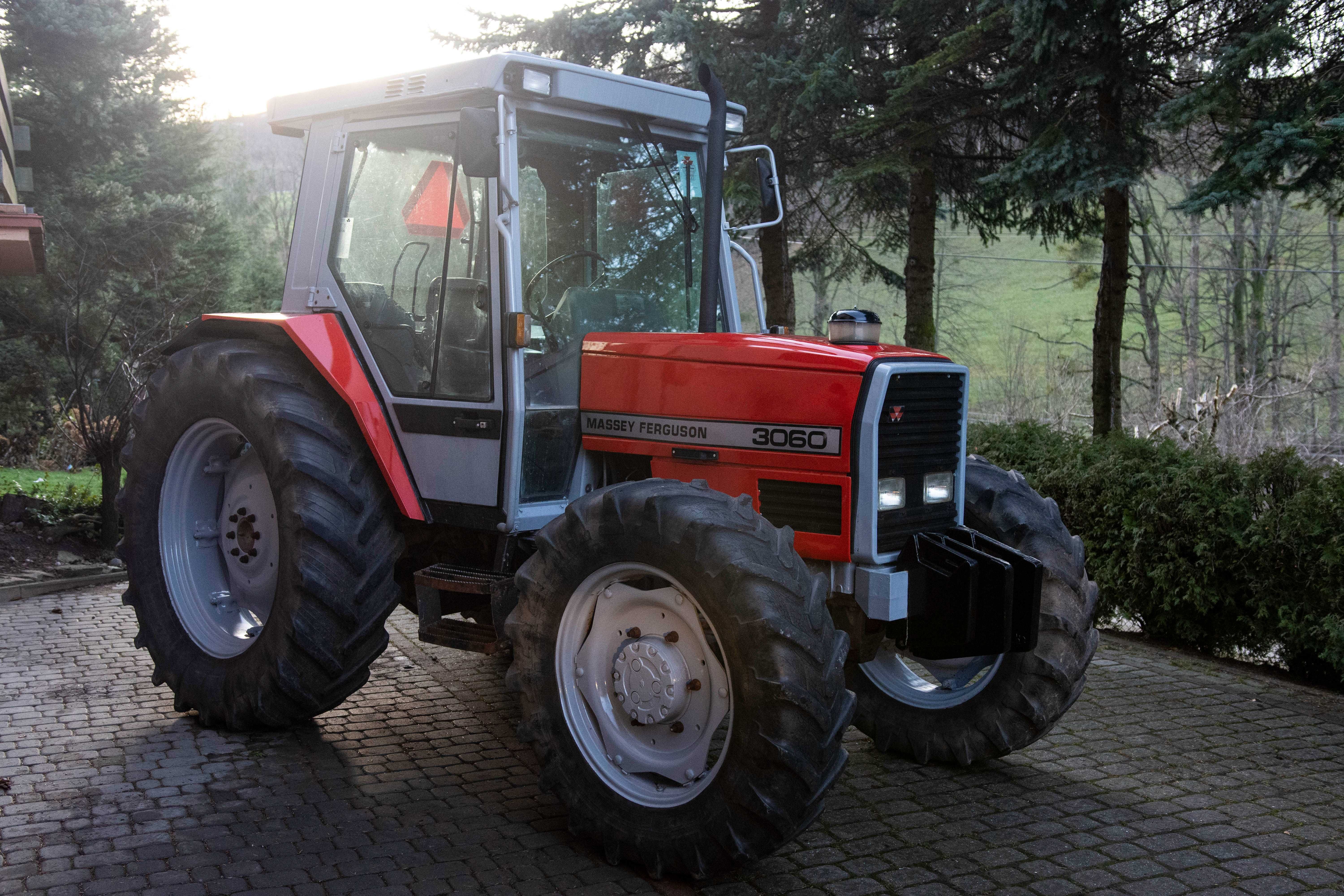 Ciągnik rolniczy traktor massey ferguson 3060