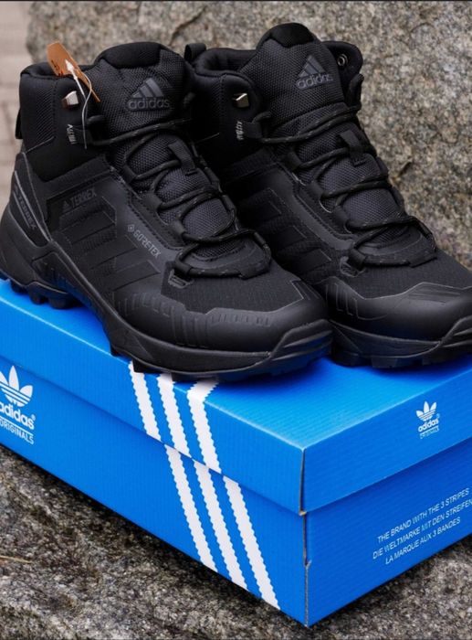 Зимові чоловічі ботінки Adidas Terrex Swift R