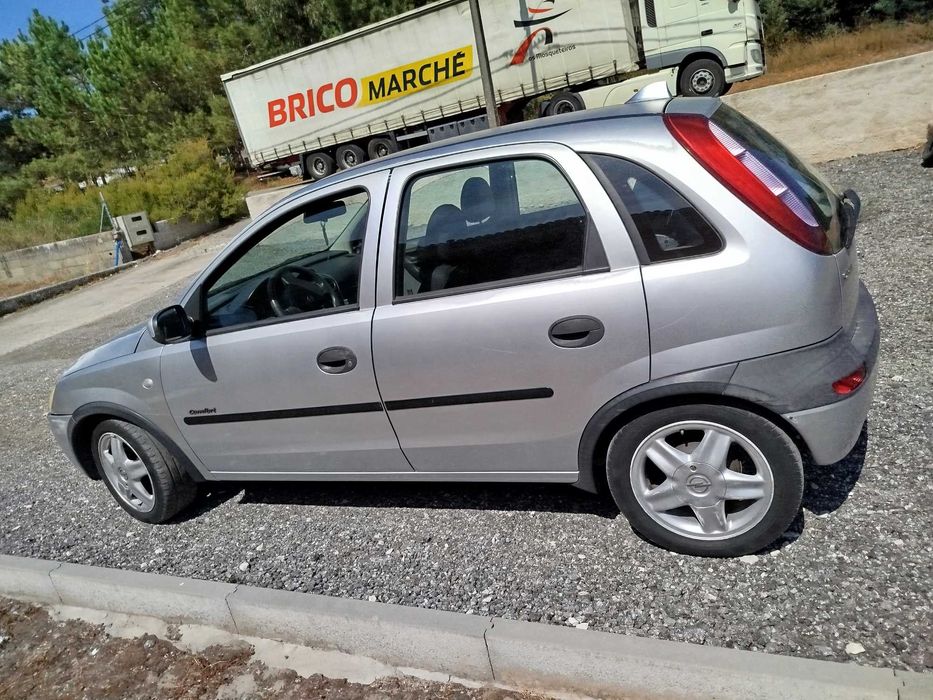 Vendo carro Corsa com motor avariado