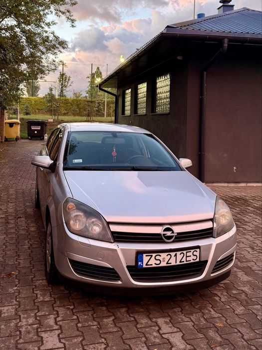 Opel Astra H 1.6 benzyna
