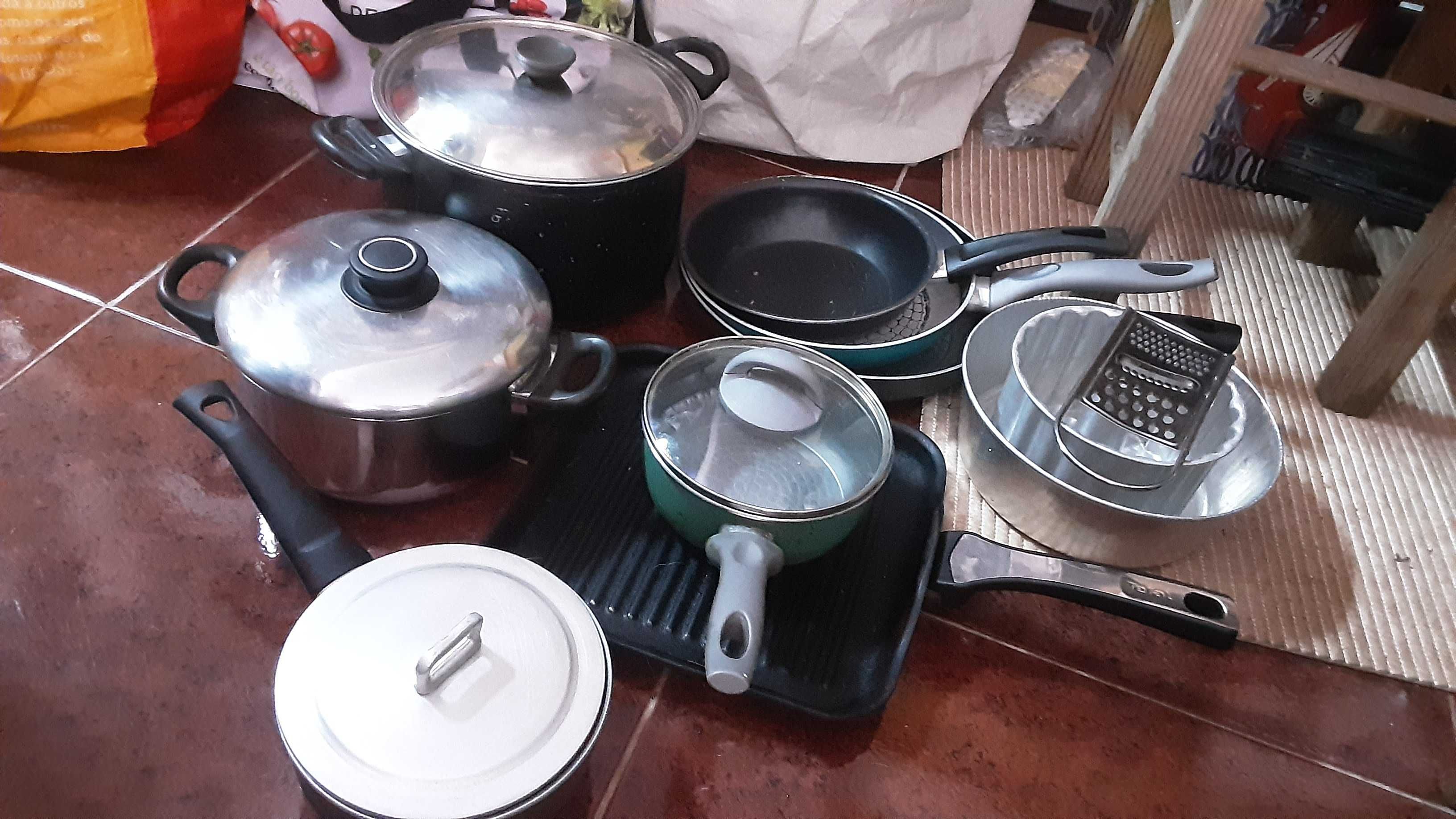 Frigideiras, grelhador, tacho e panelas usadas 11 peças