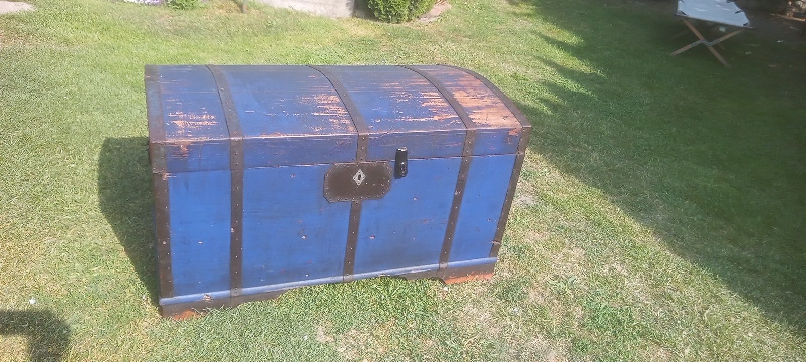Stary kufer z ciekawą historią