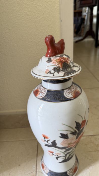 Jarra chinesa com tampa