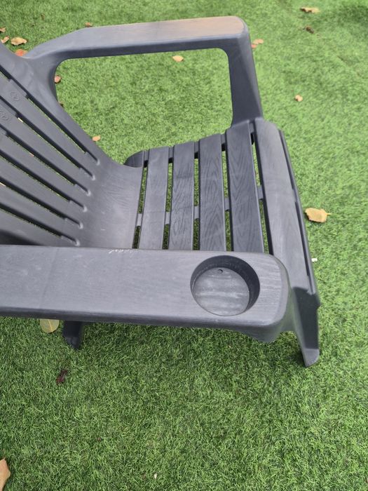 Duas cadeiras de jardim