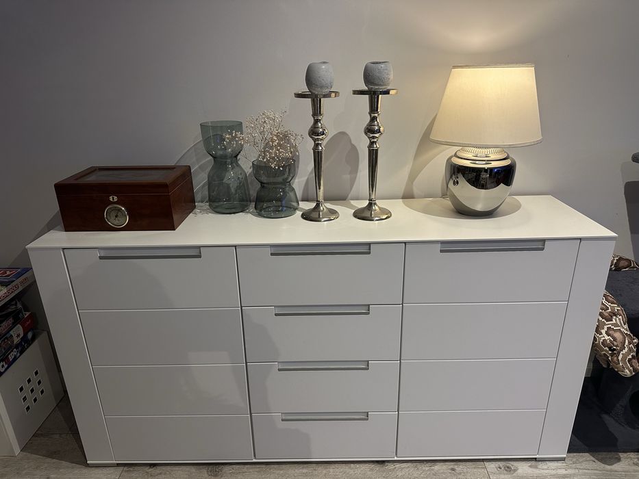 Biała komoda IKEA