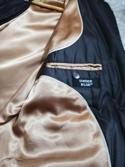 Casaco castanho under blue