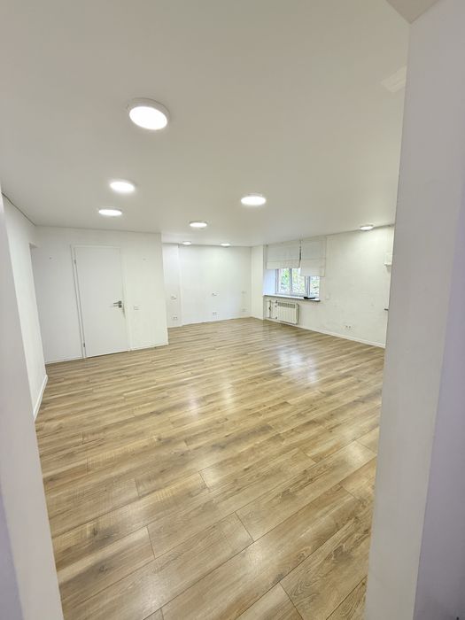 Оренда офісу з власним туалетом біля метро Ярослава мудрого