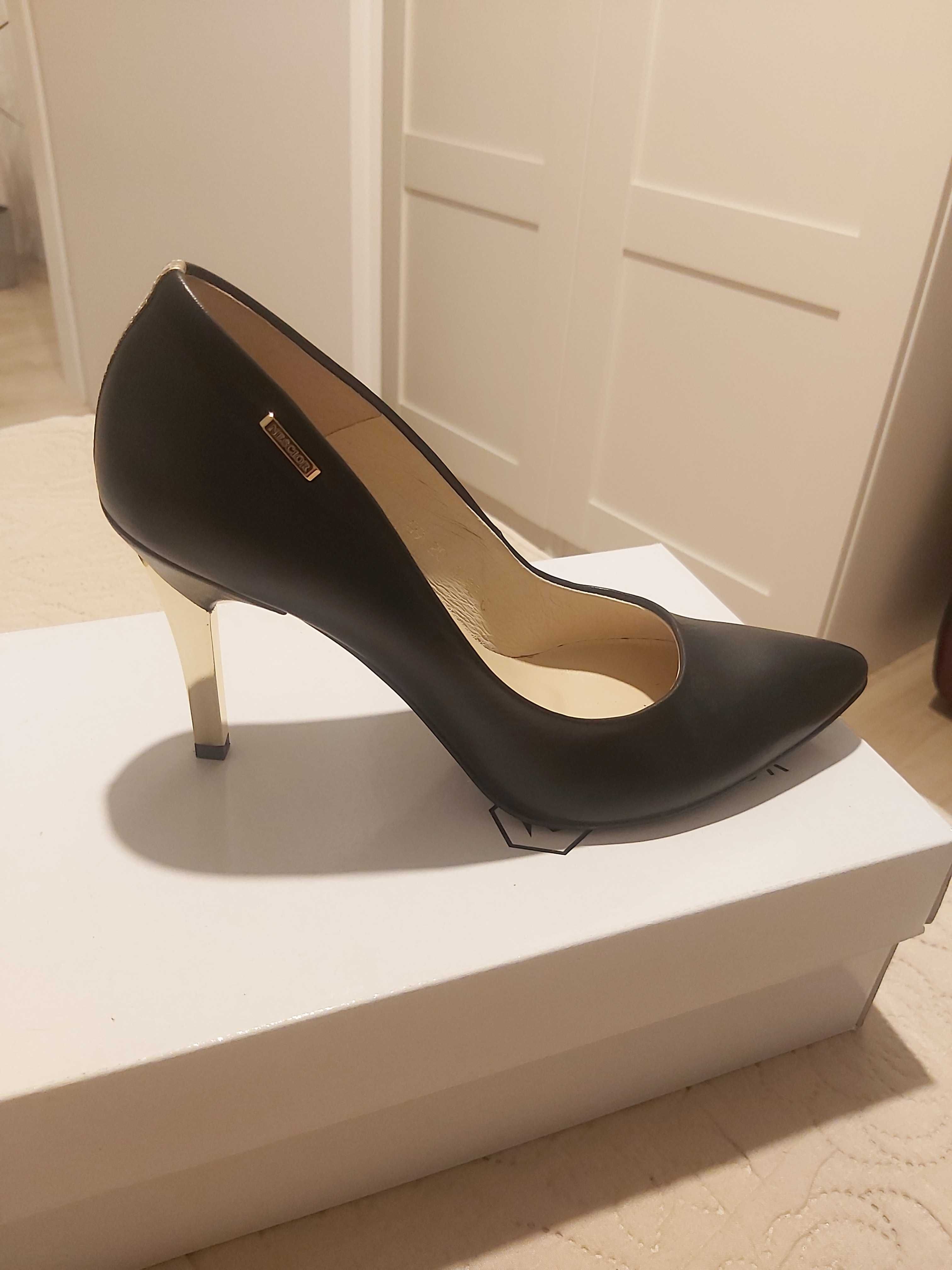 Buty na obcasie  Neścior rozm.38