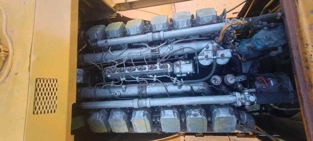 kirowiec k701 kirovets k700 V12 kir bliźniaki