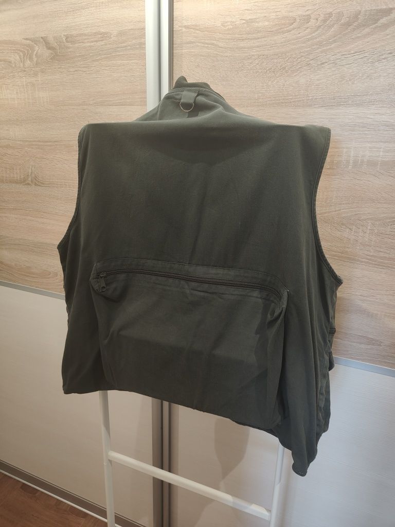 Чоловічий рибацький жилет р.L-XL