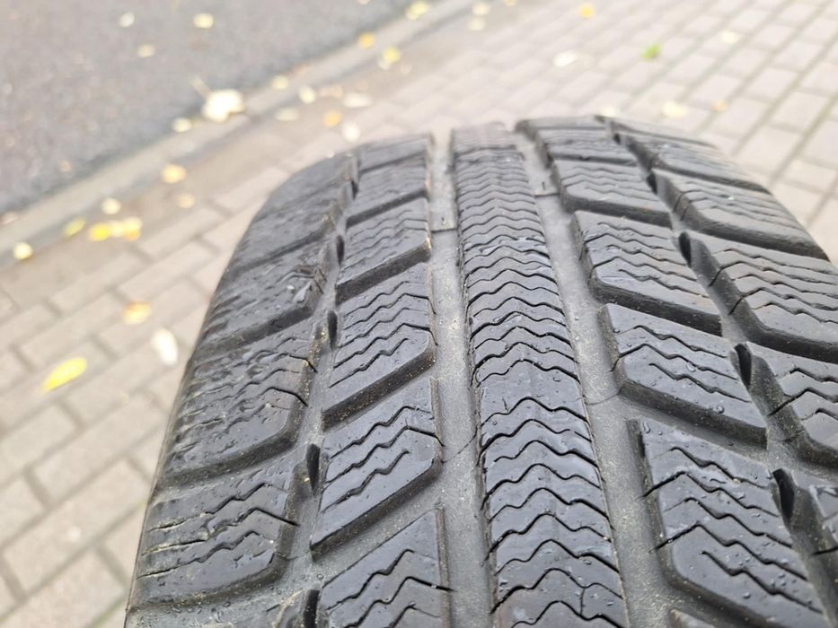 Opony 16 205/55 zimowe Michelin