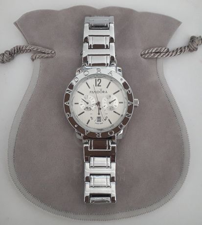 Srebrny logowany zegarek PANDORA