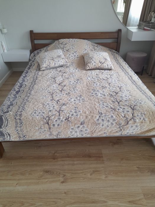 Стьобане покривало плюс дві подушки