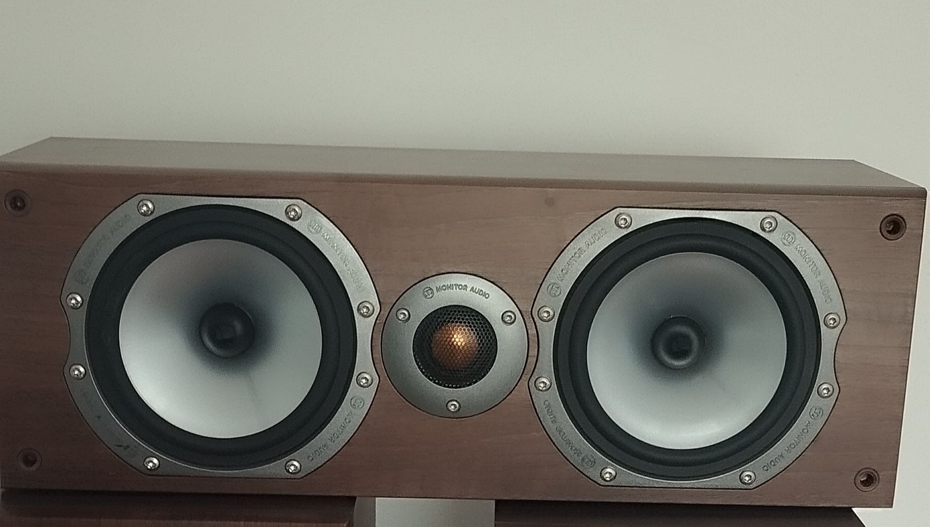 Kolumny  Monitor audio bronze fronty centralny