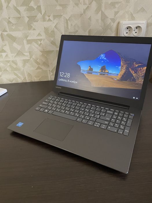 Гарний ноутбук Lenovo Ideapad 320-15ІАР intel Celeron n3350