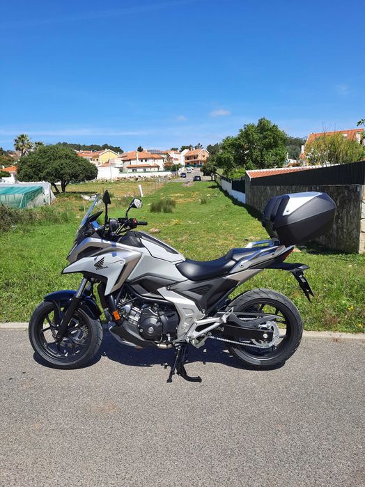 Honda NC750X com 3.600 Kms, garantia Honda até Maio 2026