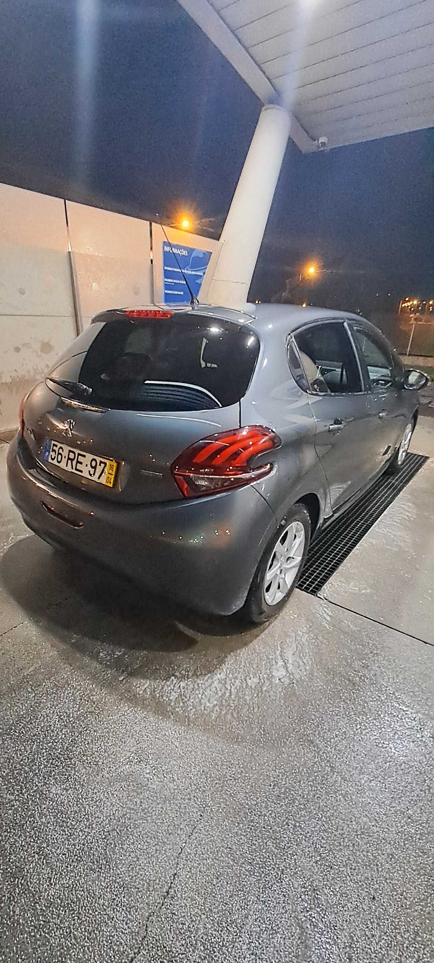 Peugeot 208 1.6 BlueHDi Style