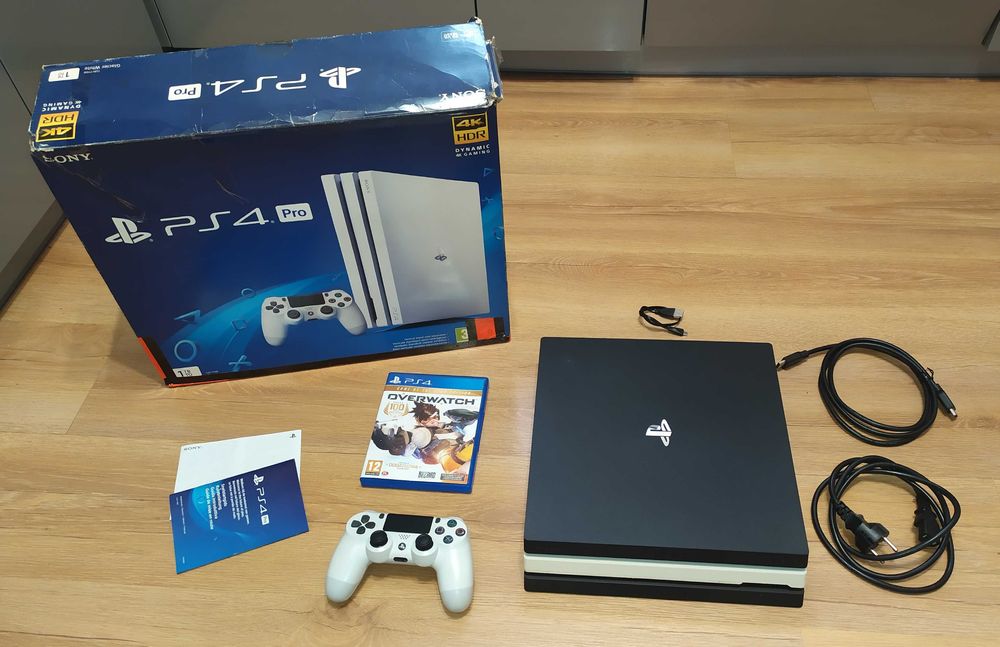 PS 4 PRO 1TB # pełny zestaw, stan bdb # PTM # Playstation4
