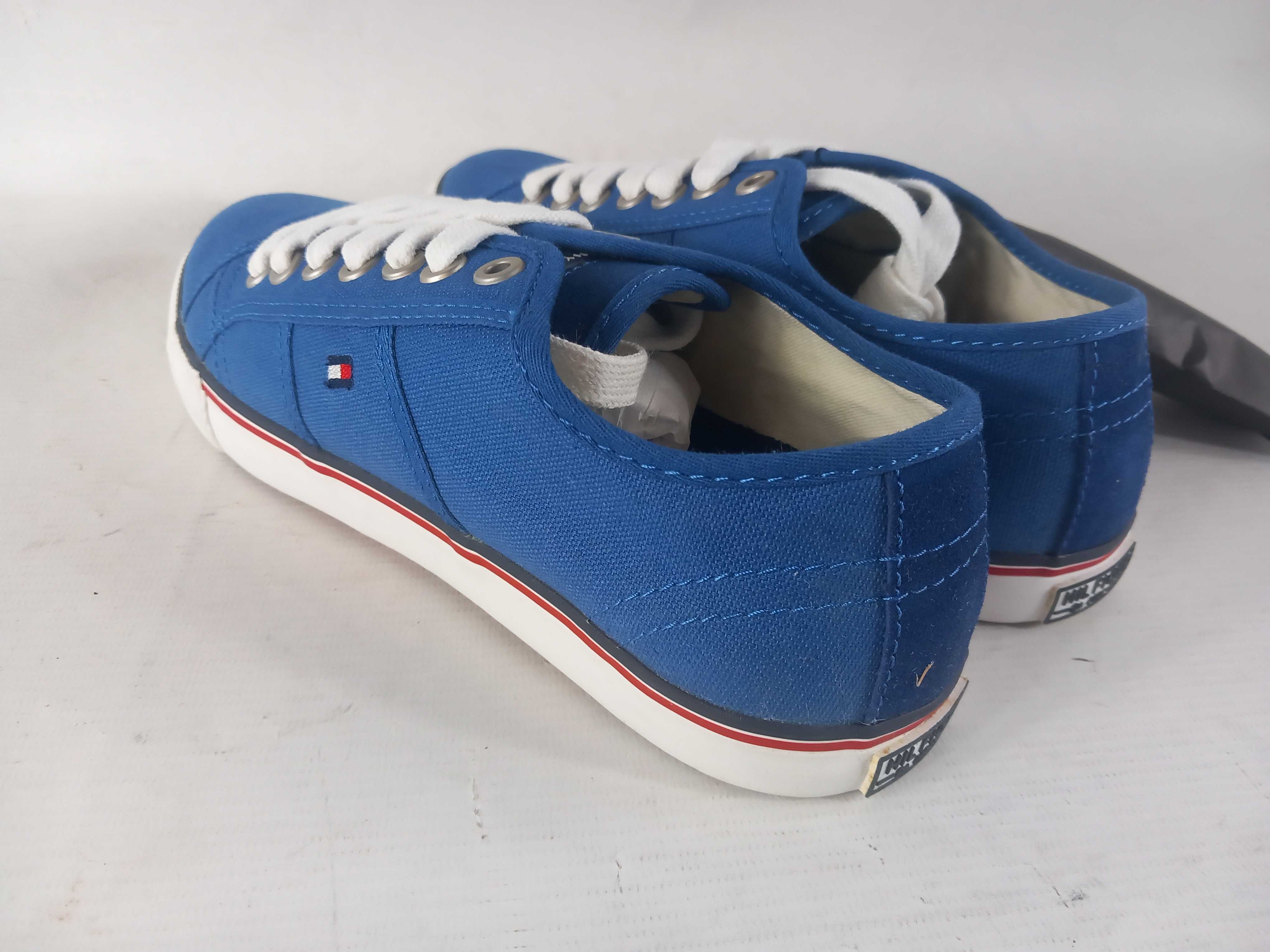 Tommy Hilfiger trampki męskie niebieski rozmiar 44
