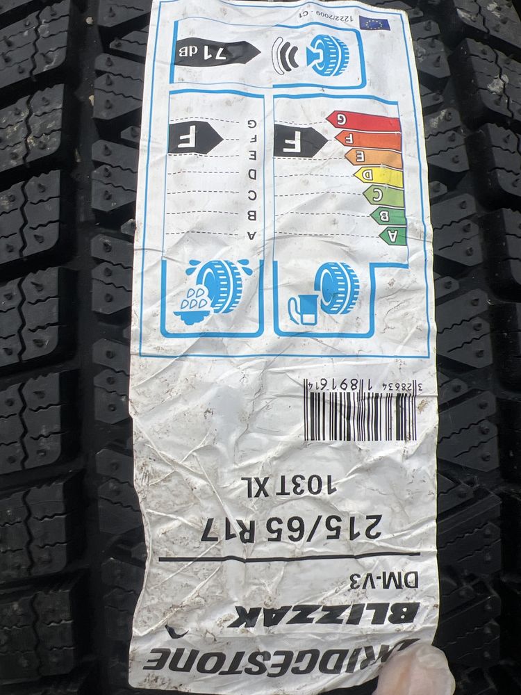 Opona Bridgestone 215/65/17 pojedynka  nowa