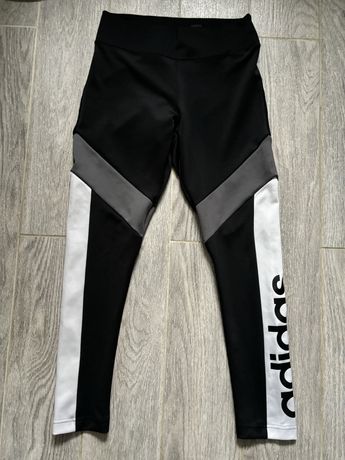 Legginsy Adidas.